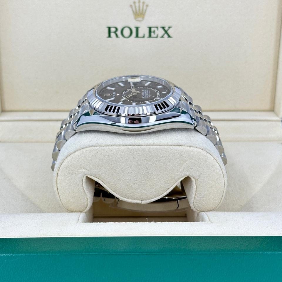 Rolex | Sky-Dweller | 336934-0008 | Gold/Steel | 42 mm | Gold/Steel | Black | Automatic