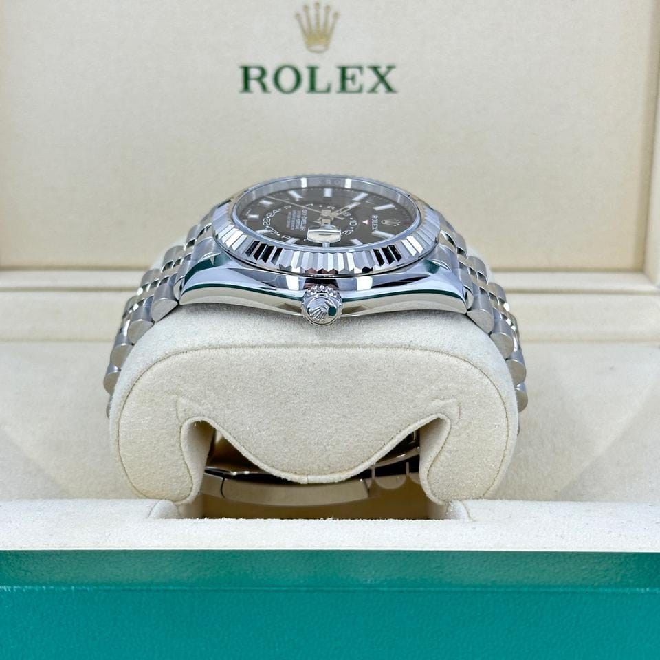 Rolex | Sky-Dweller | 336934-0008 | Gold/Steel | 42 mm | Gold/Steel | Black | Automatic