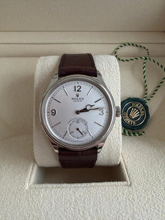 Rolex | 1908 | 52509 | White gold | 39 mm | Crocodile skin | White | Automatic