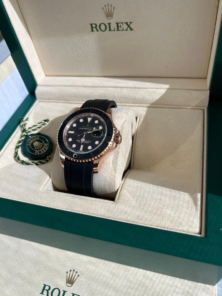 Rolex | Yacht-Master | 126655 | Rose gold | 40 mm | Rubber | Black | Automatic