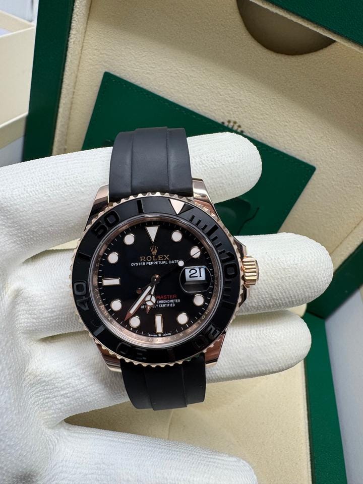 Rolex | Yacht-Master | 126655 | Red gold | 40 mm | Rubber | Black | Automatic