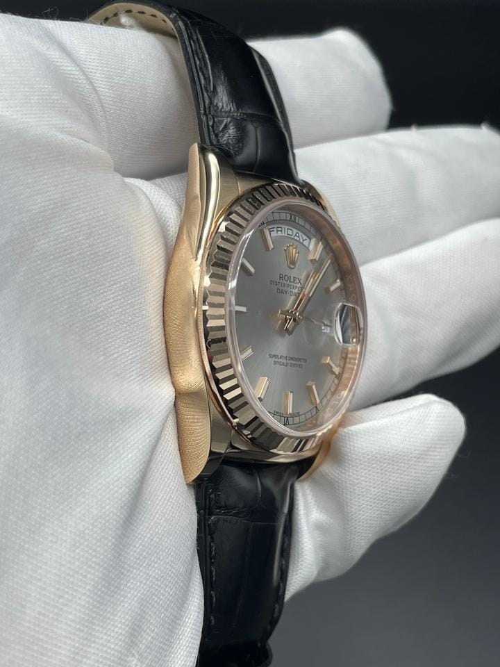Rolex | Day-Date | 118135 | Rose gold | 36 mm | Silver | Automatic