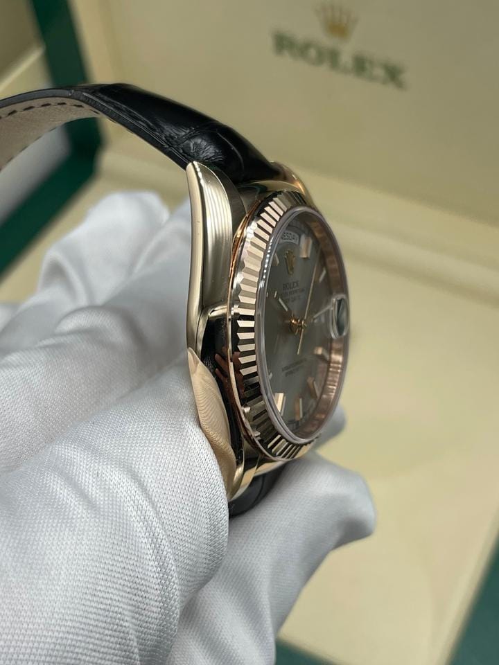 Rolex | Day-Date | 118135 | Rose gold | 36 mm | Silver | Automatic