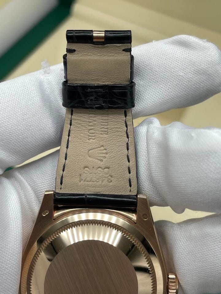 Rolex | Day-Date | 118135 | Rose gold | 36 mm | Silver | Automatic