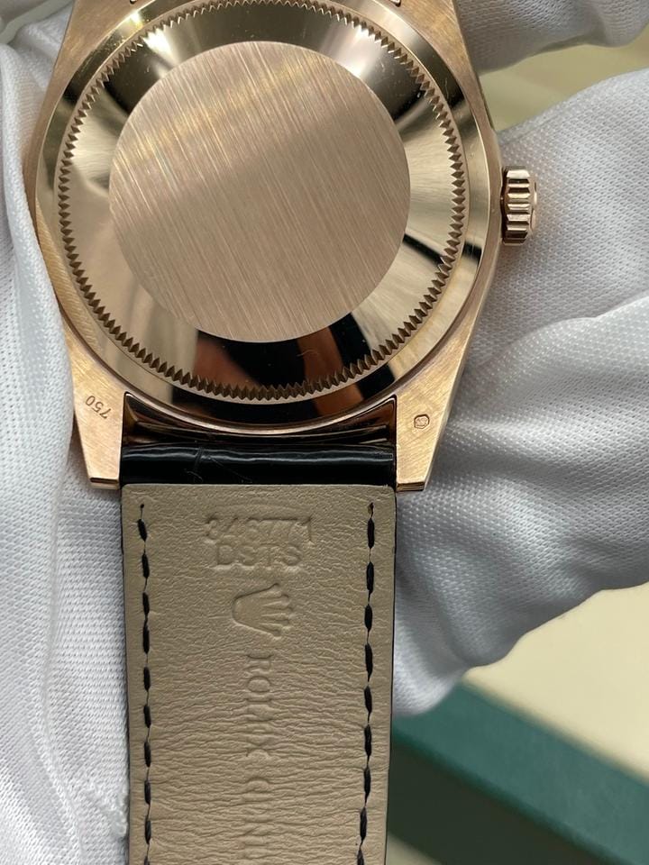 Rolex | Day-Date | 118135 | Rose gold | 36 mm | Silver | Automatic