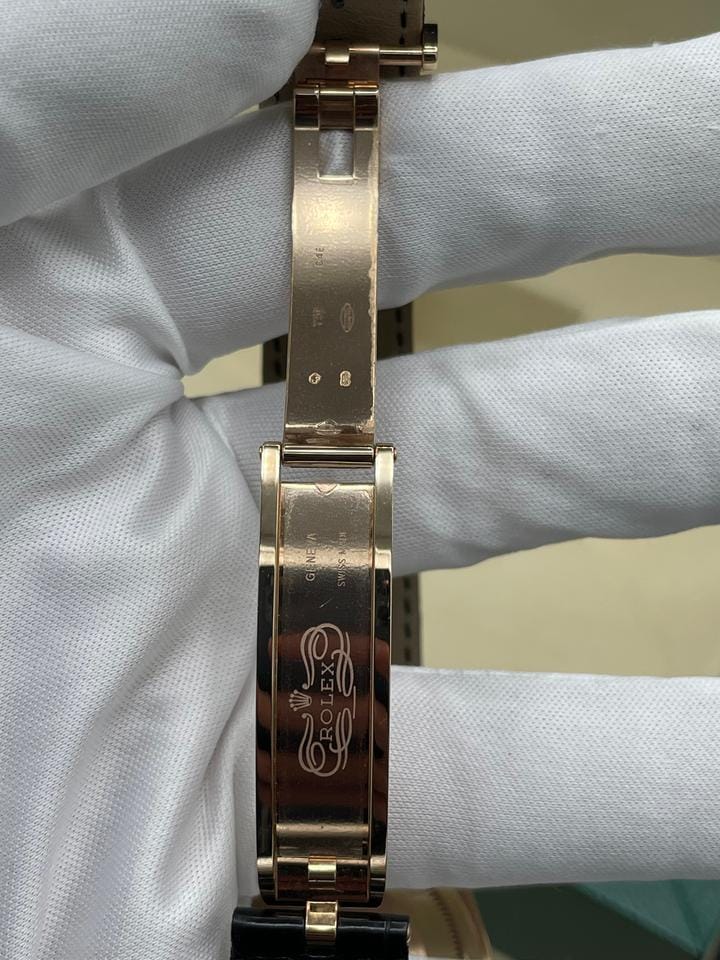 Rolex | Day-Date | 118135 | Rose gold | 36 mm | Silver | Automatic
