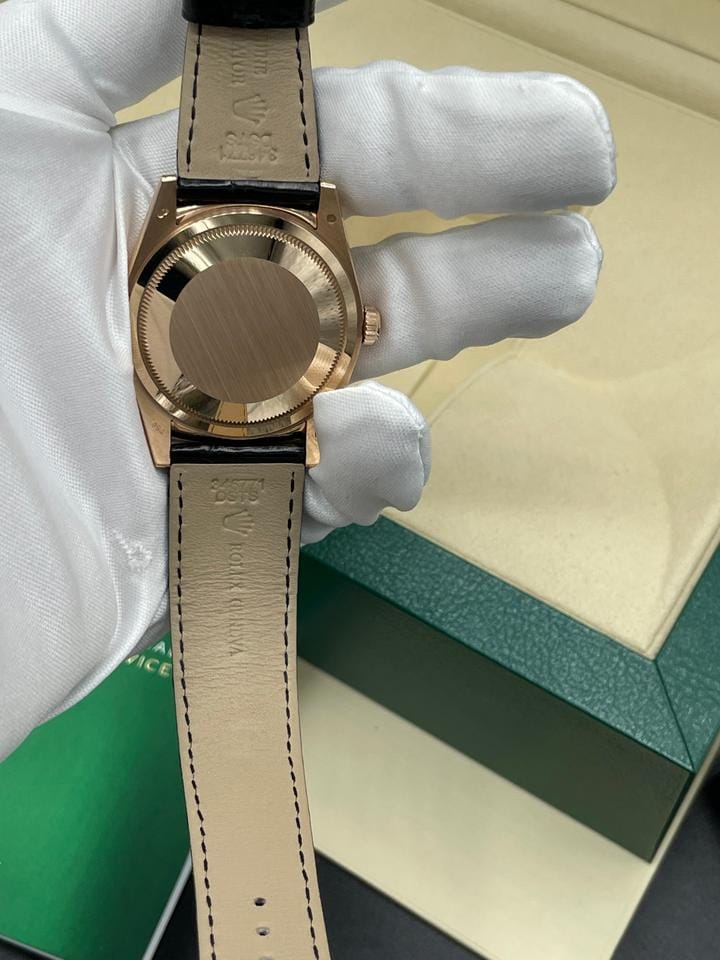 Rolex | Day-Date | 118135 | Rose gold | 36 mm | Silver | Automatic