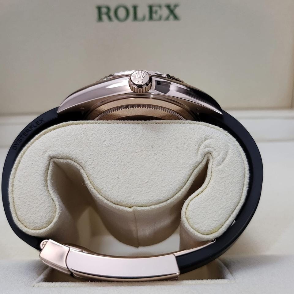 Rolex | Sky-Dweller | 326235 | Rose gold | 42 mm | Rubber | White | Automatic