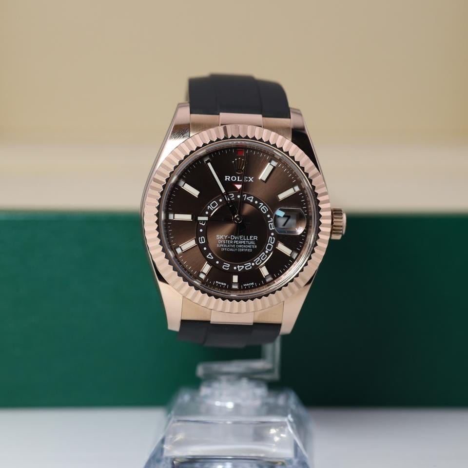 Rolex | Sky-Dweller | 326235 | Rose gold | 42 mm | Rubber | Brown | Automatic