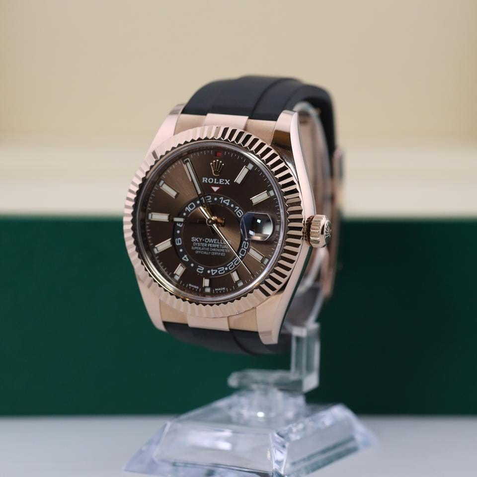 Rolex | Sky-Dweller | 326235 | Rose gold | 42 mm | Rubber | Brown | Automatic