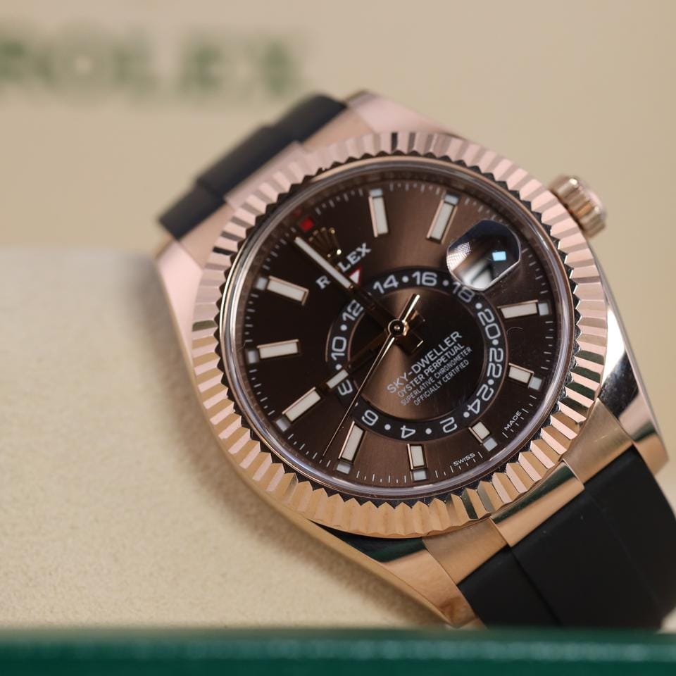 Rolex | Sky-Dweller | 326235 | Rose gold | 42 mm | Rubber | Brown | Automatic