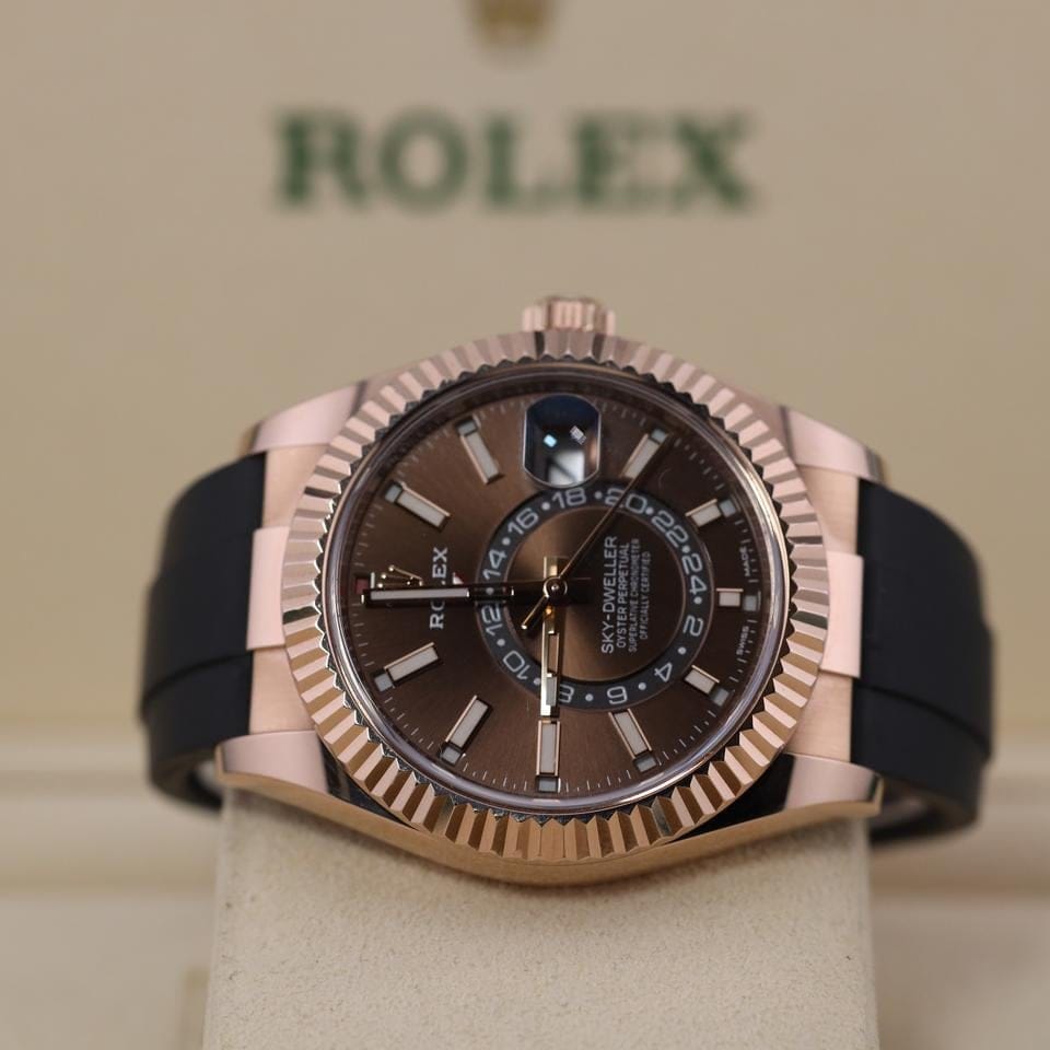 Rolex | Sky-Dweller | 326235 | Rose gold | 42 mm | Rubber | Brown | Automatic