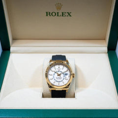Rolex | Sky-Dweller | 326238 | Yellow gold | 42 mm | Rubber | White | Automatic