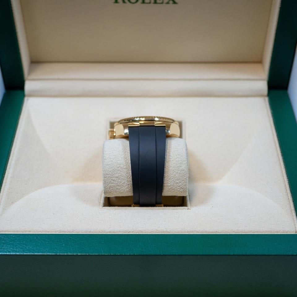Rolex | Sky-Dweller | 326238 | Yellow gold | 42 mm | Rubber | White | Automatic