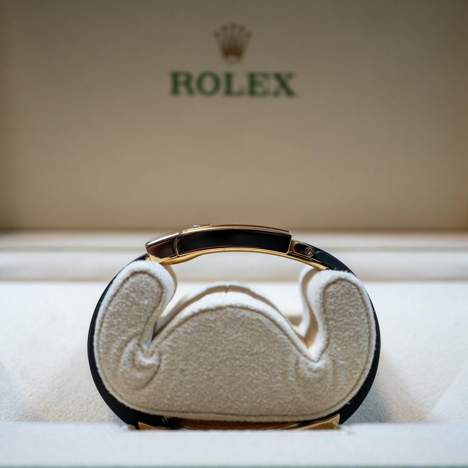 Rolex | Sky-Dweller | 326238 | Yellow gold | 42 mm | Rubber | White | Automatic