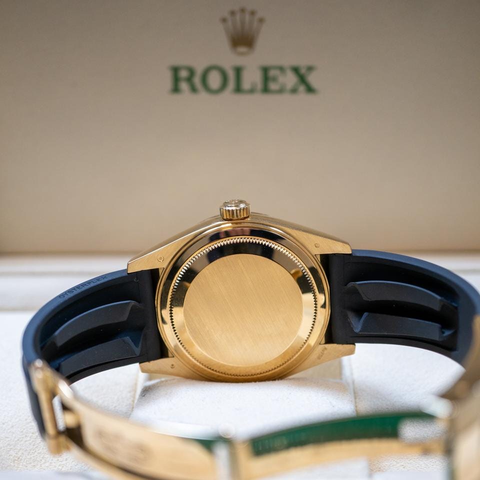 Rolex | Sky-Dweller | 326238 | Yellow gold | 42 mm | Rubber | White | Automatic