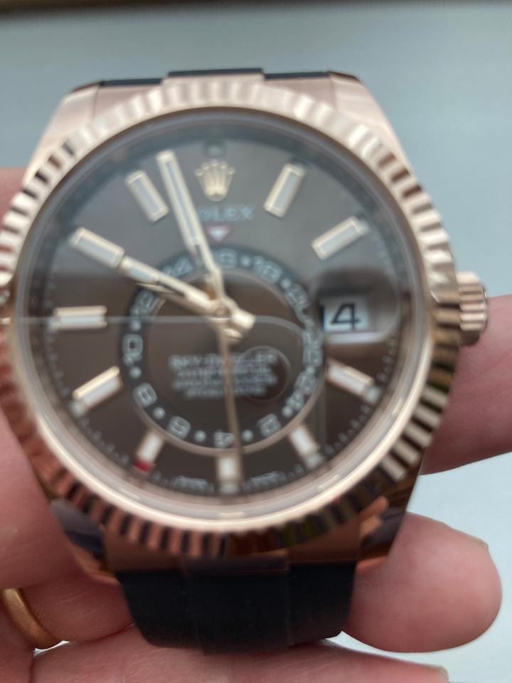 Rolex | Sky-Dweller | 326235-0002 | Rose gold | 42 mm | Rubber | Brown | Automatic