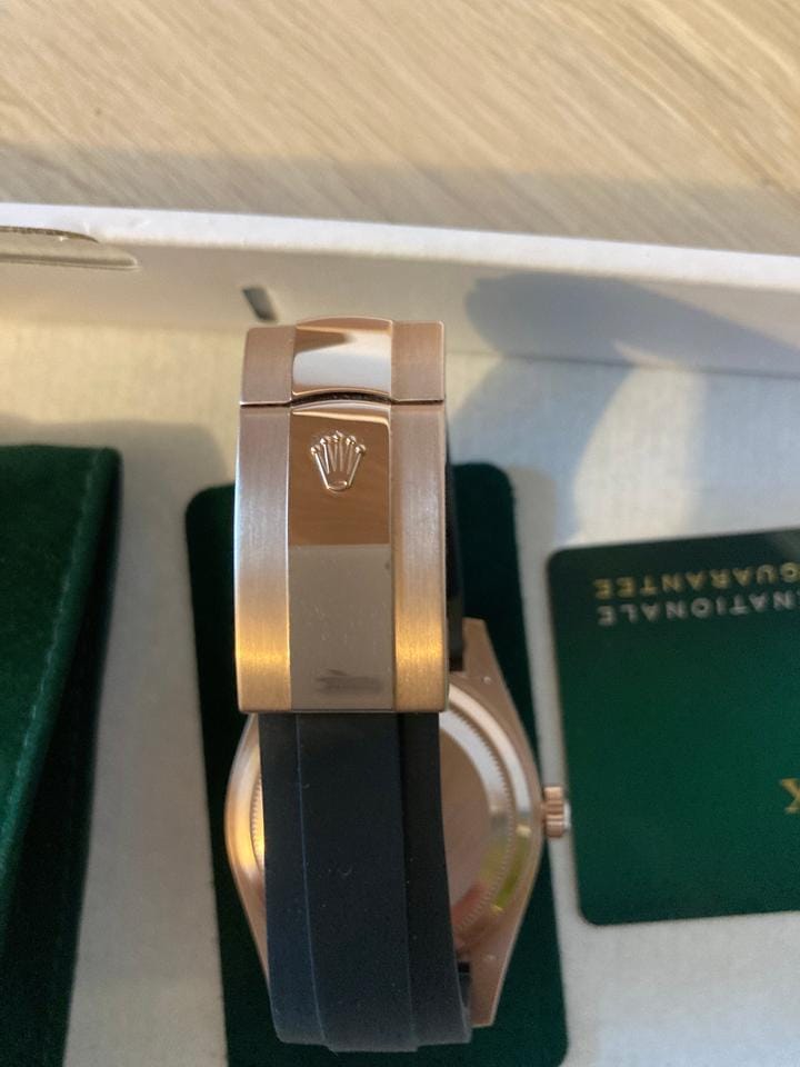 Rolex | Sky-Dweller | 326235-0002 | Rose gold | 42 mm | Rubber | Brown | Automatic