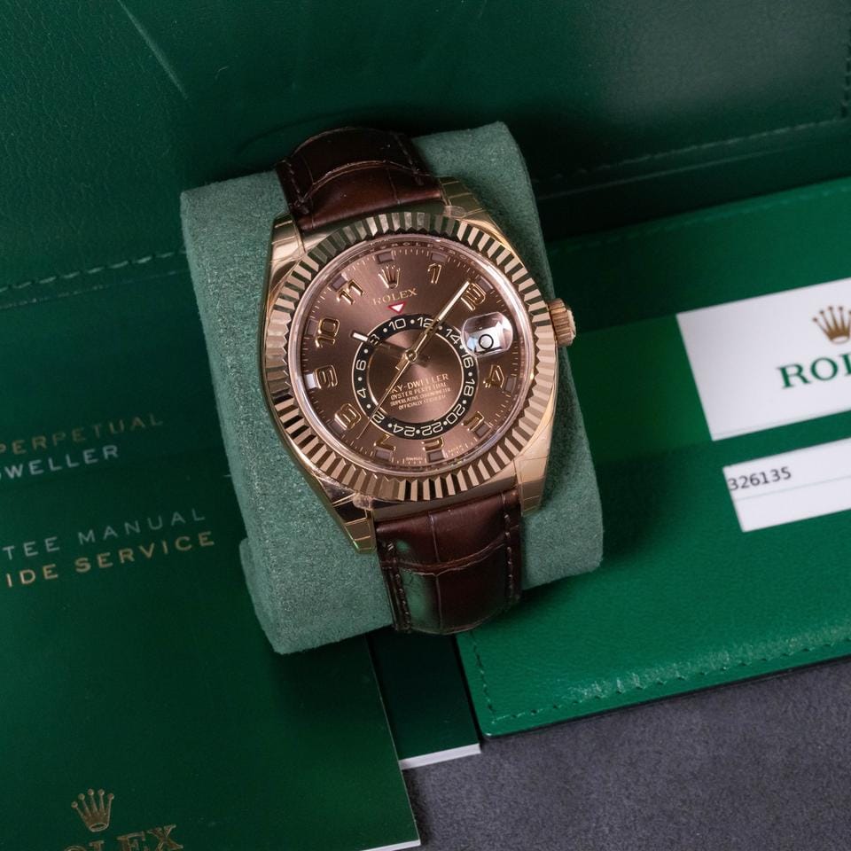 Rolex | Sky-Dweller | 326135 | Rose gold | 42 mm | Leather | Brown | Automatic