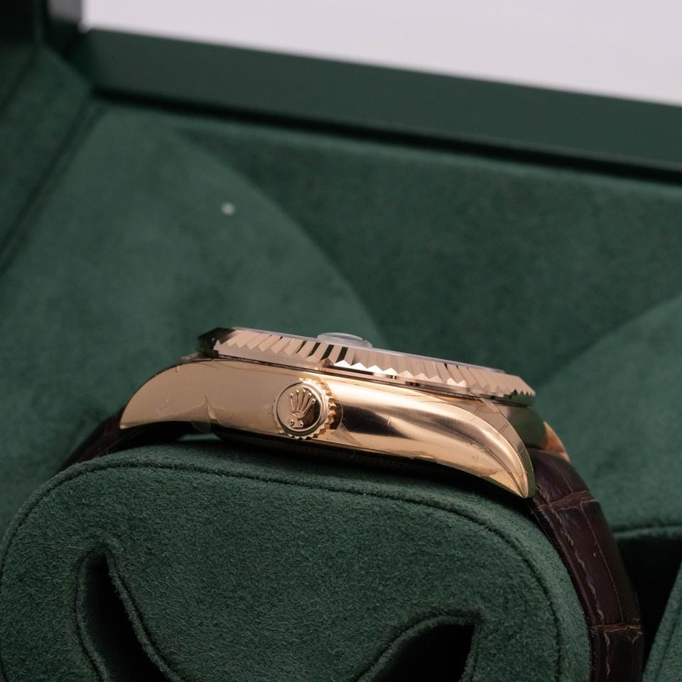 Rolex | Sky-Dweller | 326135 | Rose gold | 42 mm | Leather | Brown | Automatic