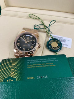 Rolex | Day-Date | 228235 | Rose gold | 40 mm | Rose gold | Grey | Automatic