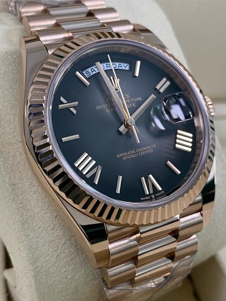 Rolex | Day-Date | 228235 | Rose gold | 40 mm | Rose gold | Grey | Automatic
