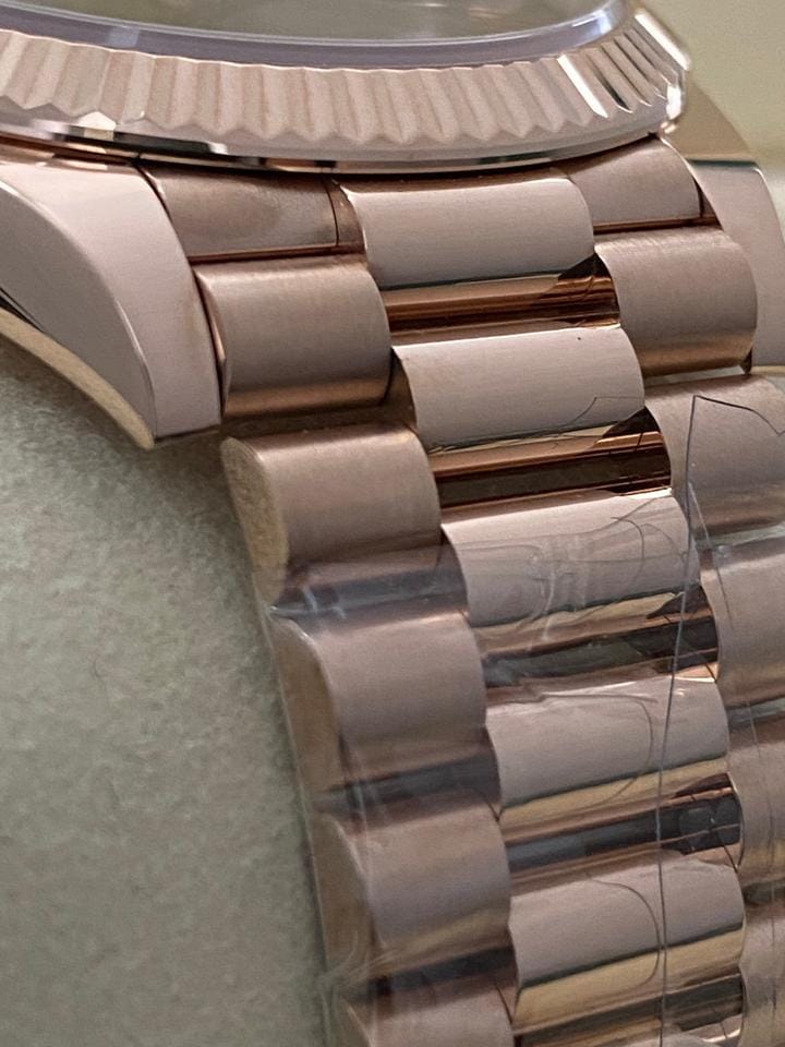 Rolex | Day-Date | 228235 | Rose gold | 40 mm | Rose gold | Grey | Automatic