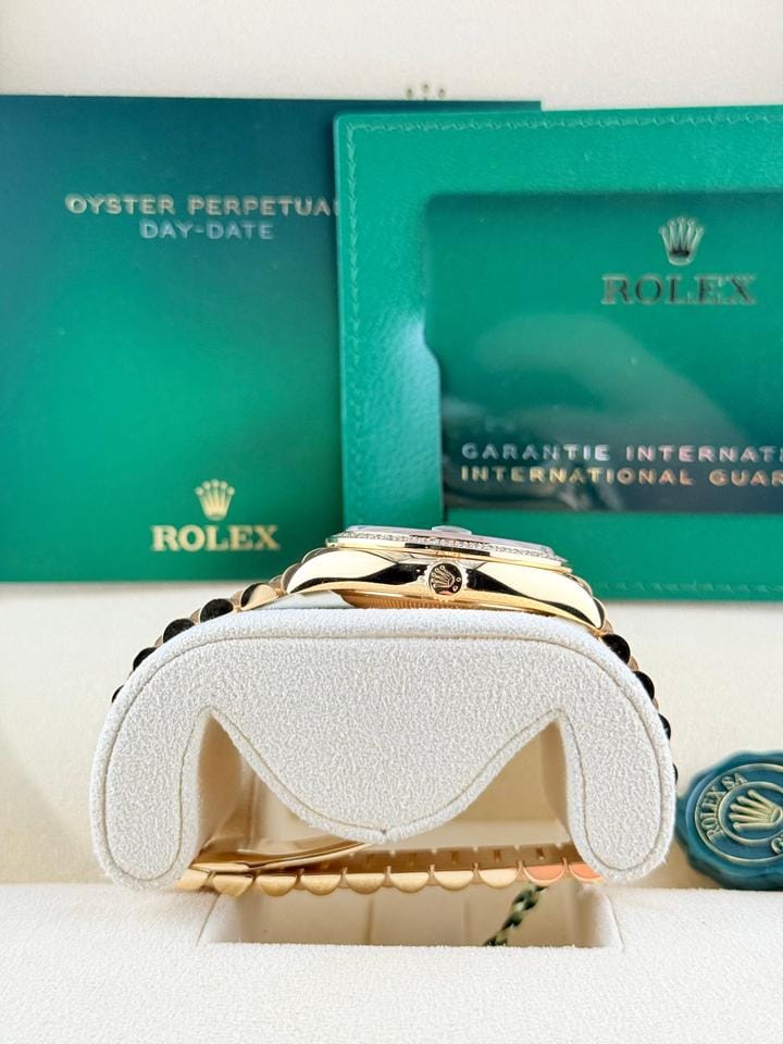 Rolex | Day-Date | 228238 | Yellow gold | 40 mm | Yellow gold | Silver | Automatic