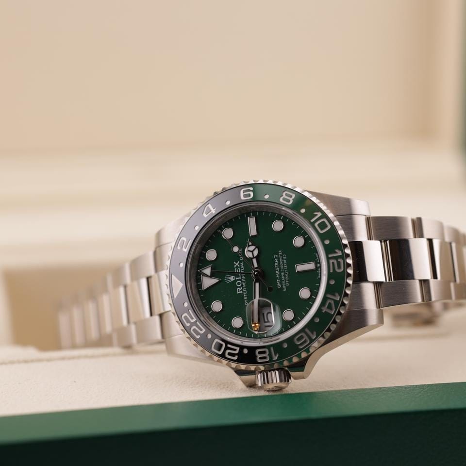 Rolex | GMT-Master II | 126729VTNR | White gold | 40 mm | White gold | Green | Automatic
