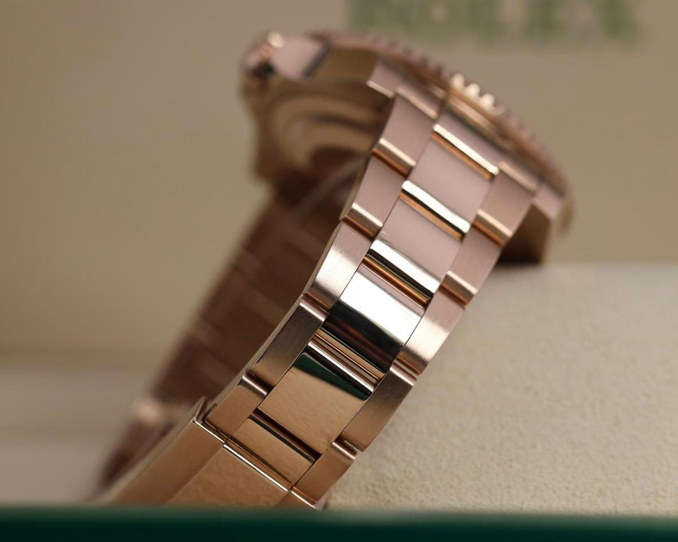 Rolex | GMT-Master II | 126715CHNR | Gold/Steel | 40 mm | Rose gold | Black | Automatic