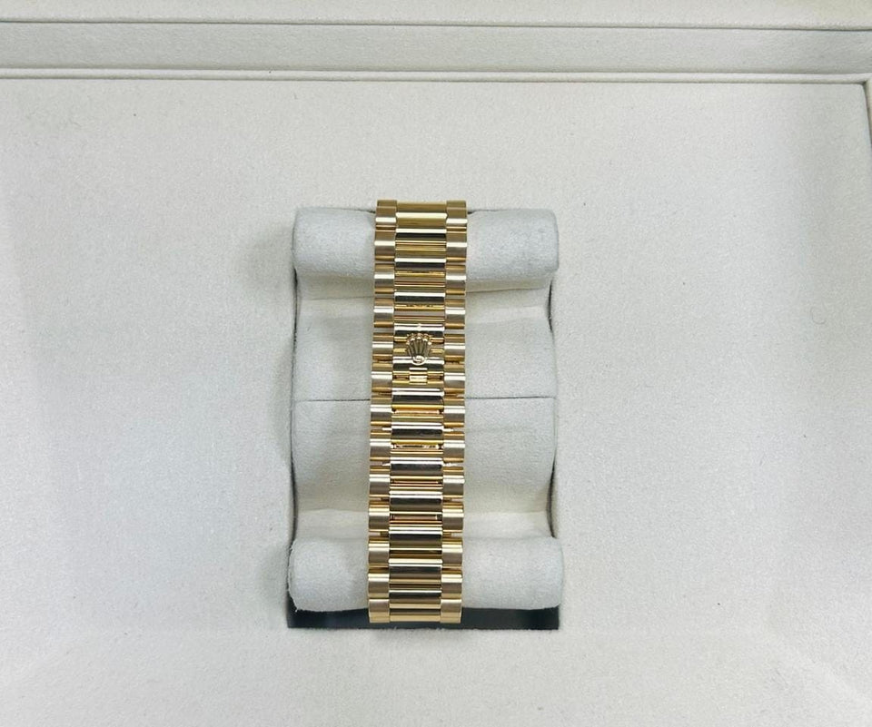 Rolex | Day-Date | 128238 | Yellow gold | 36 x 43 mm | Yellow gold | Grey | Automatic