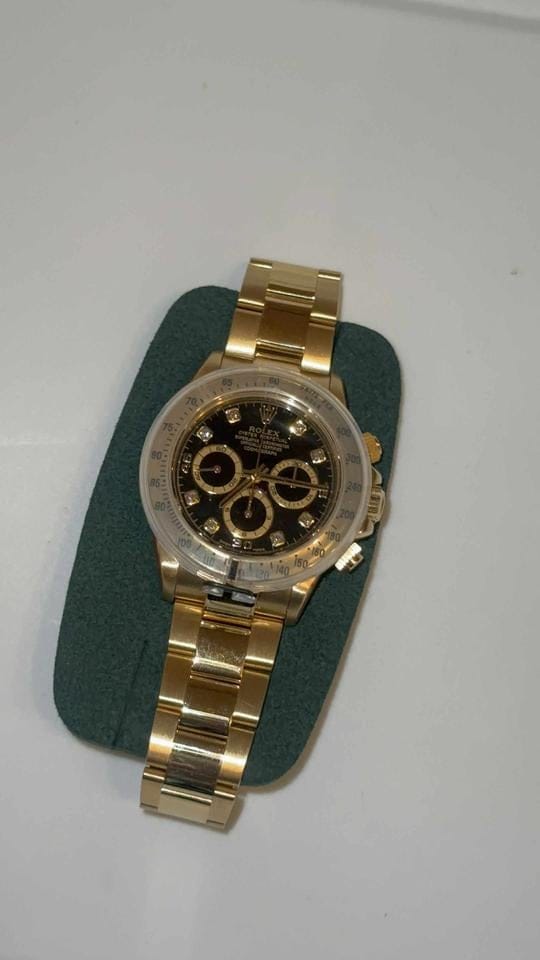 Rolex | Daytona | 16528 | Yellow gold | 40 mm | Yellow gold | Black | Automatic