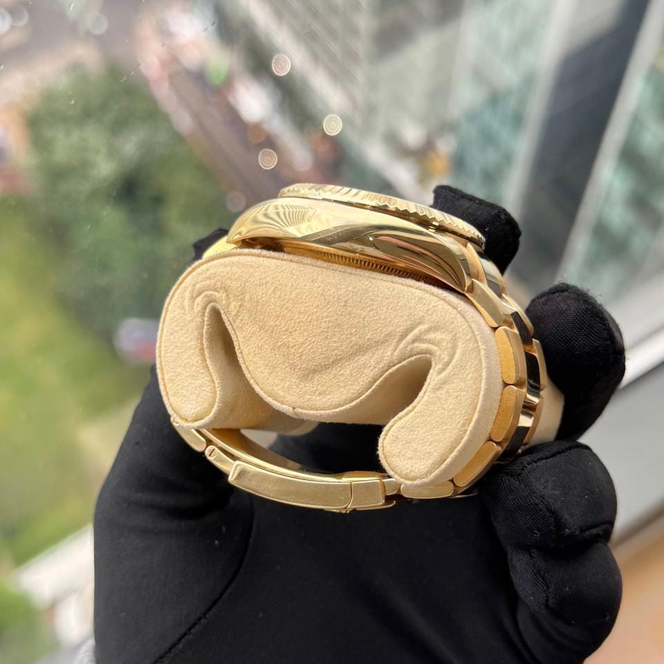 Rolex | Sky-Dweller | 326938 | Yellow gold | 42 mm | Yellow gold | Gold | Automatic
