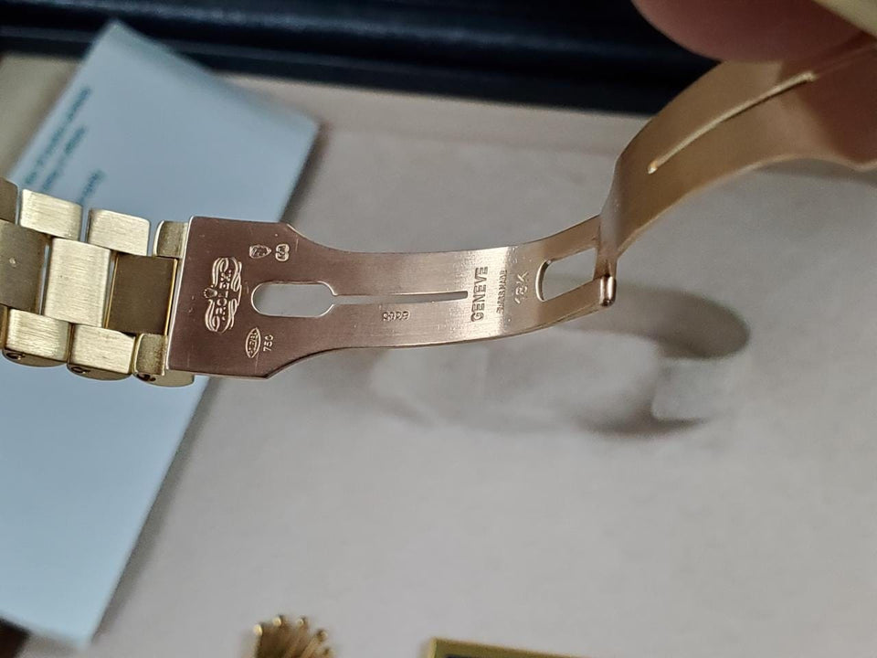 Rolex | Day-Date | 18038 | Yellow gold | 36 mm | Yellow gold | Red | Automatic