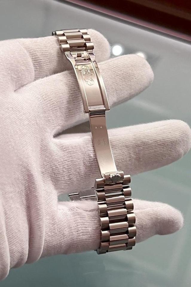 Rolex | Day-Date | 128239 | White gold | 36 mm | White gold | Blue | Automatic