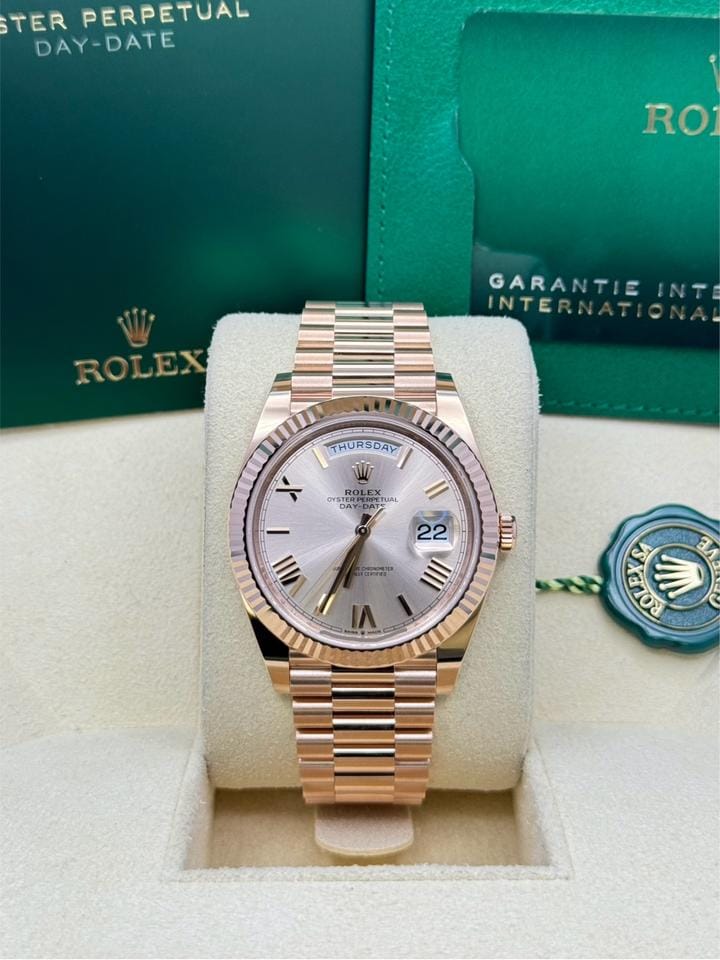Rolex | Day-Date | 228235 | Rose gold | 40 mm | Rose gold | Bronze | Automatic