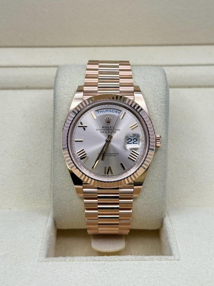 Rolex | Day-Date | 228235 | Rose gold | 40 mm | Rose gold | Bronze | Automatic