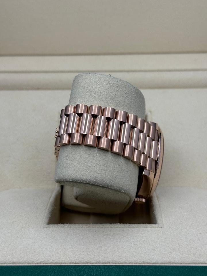 Rolex | Day-Date | 228235 | Rose gold | 40 mm | Rose gold | Bronze | Automatic