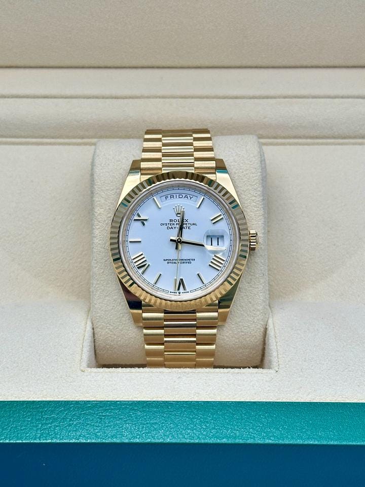Rolex | Day-Date | 228238 | Yellow gold | 40 mm | Yellow gold | Silver (solid) | Automatic