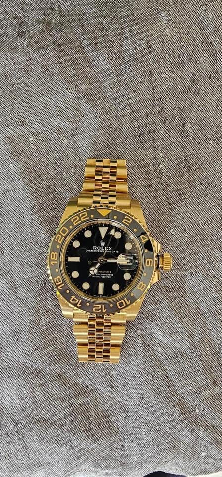 Rolex | GMT-Master II | 126718grnr | 40 mm | Yellow gold | Automatic