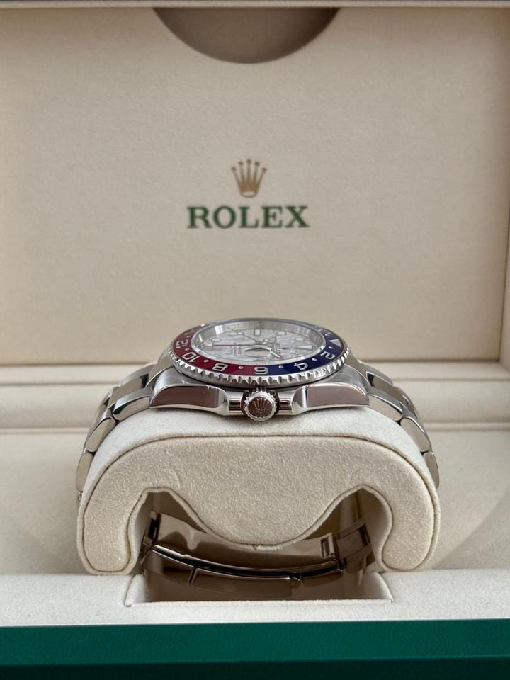 Rolex | GMT-Master II | 126719BLRO | Yellow gold | 40 mm | Rubber | Meteorite | Automatic