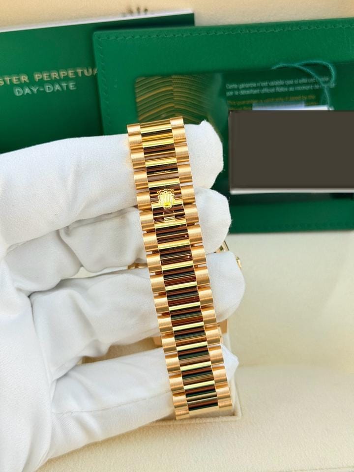 Rolex Day-Date 36 NEW 128238 Day Date 36mm 18kt Yellow Gold on Green Baguette Diamond Dial