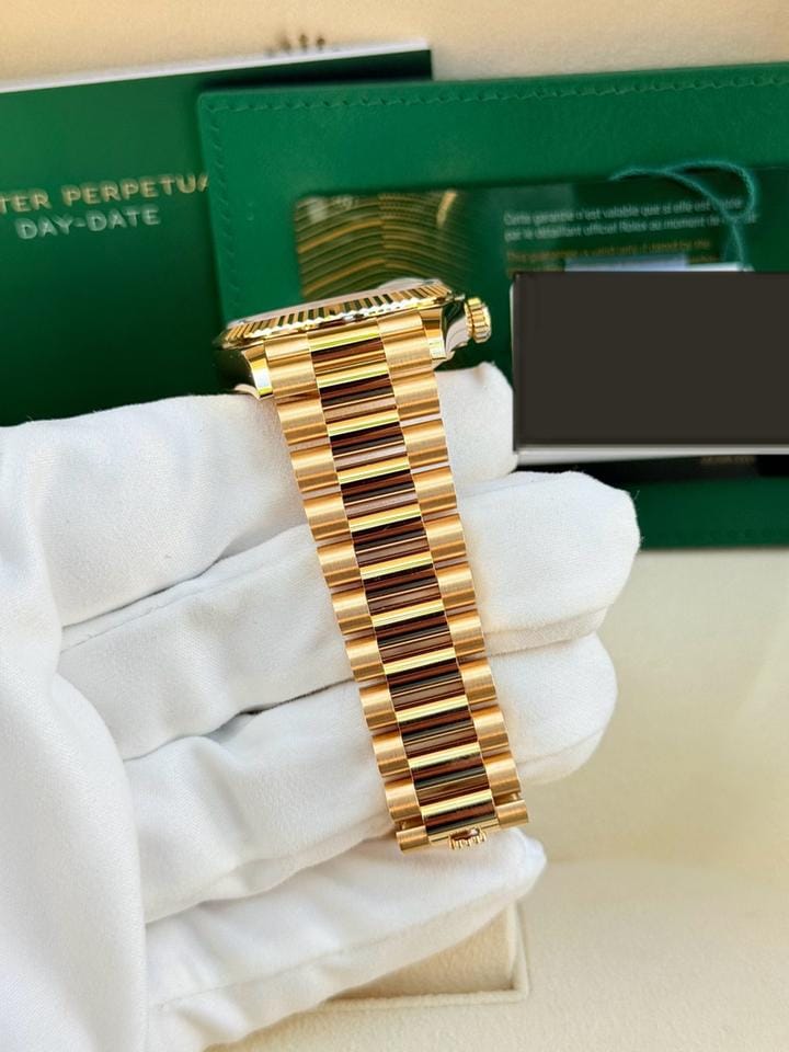 Rolex Day-Date 36 NEW 128238 Day Date 36mm 18kt Yellow Gold on Green Baguette Diamond Dial