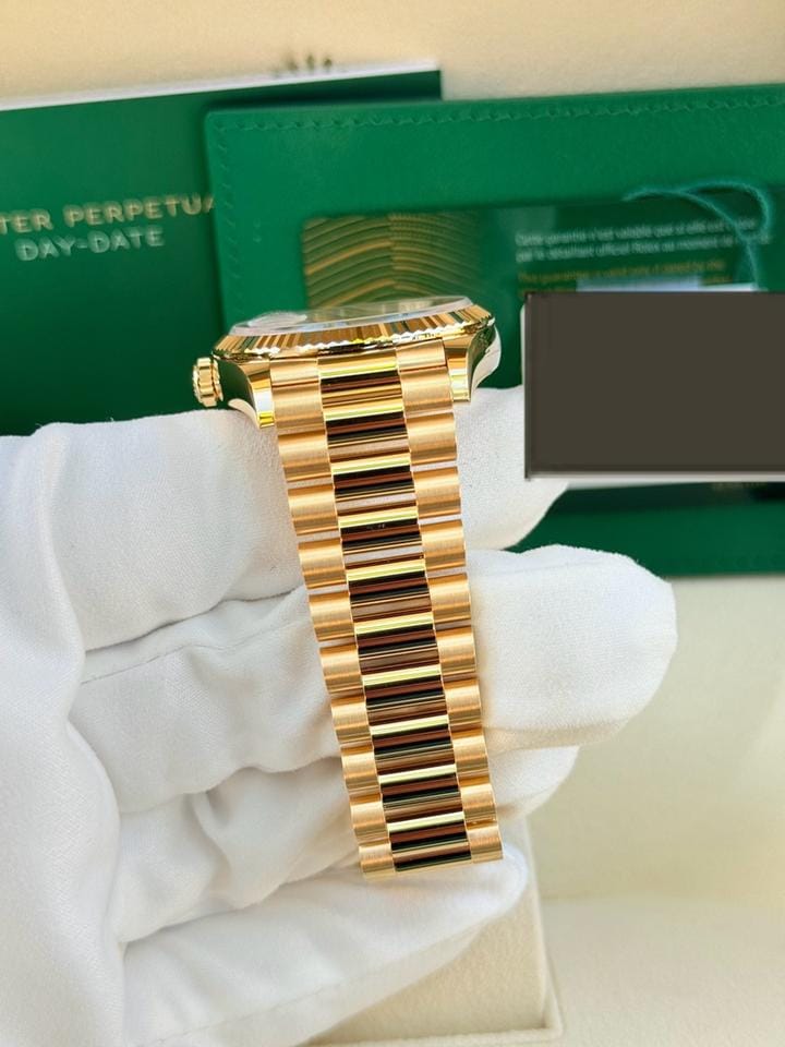 Rolex Day-Date 36 NEW 128238 Day Date 36mm 18kt Yellow Gold on Green Baguette Diamond Dial