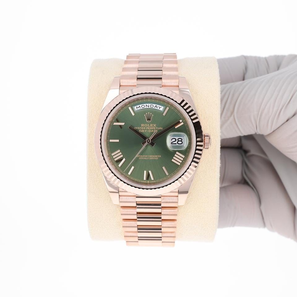 Rolex | Day-Date | 228235 | Rose gold | 40 x 47 mm | Rose gold | Green | Automatic
