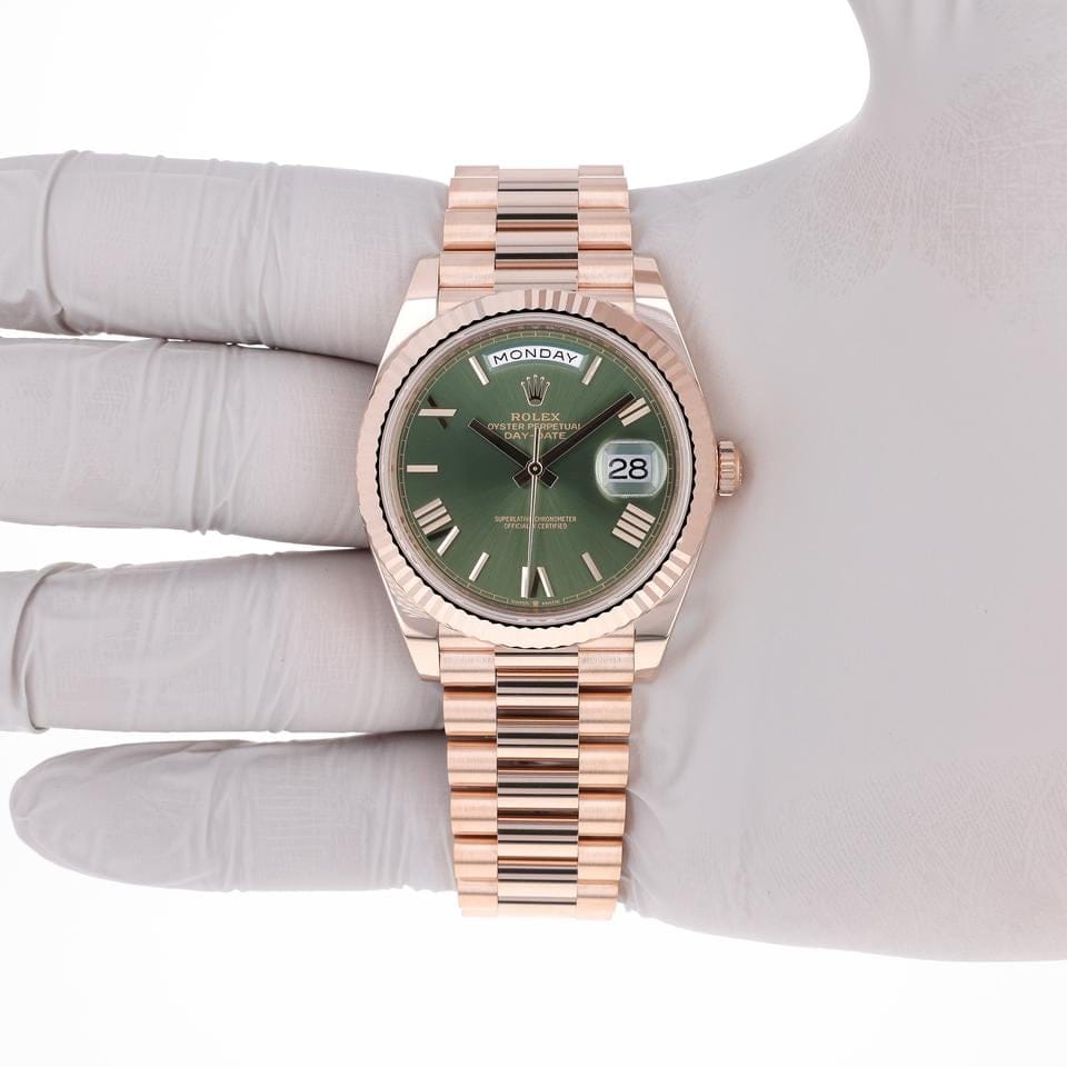 Rolex | Day-Date | 228235 | Rose gold | 40 x 47 mm | Rose gold | Green | Automatic