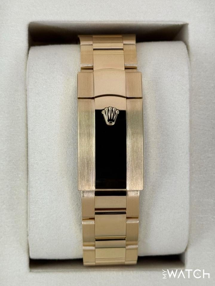 Rolex | Sky-Dweller | 336938 | Yellow gold | 42 mm | Yellow gold | Green | Automatic