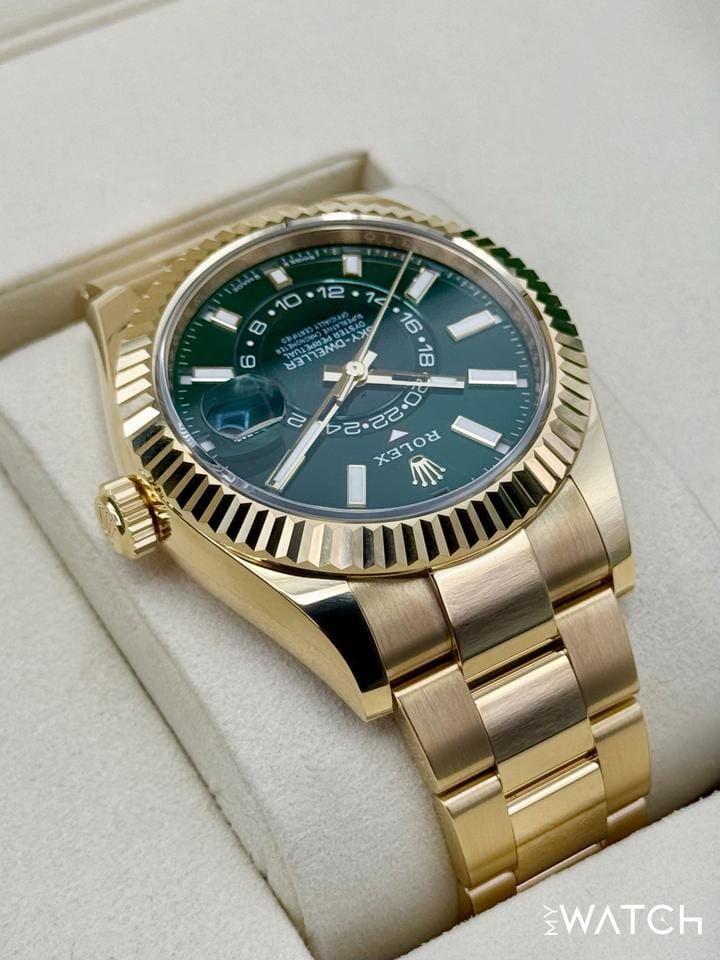 Rolex | Sky-Dweller | 336938 | Yellow gold | 42 mm | Yellow gold | Green | Automatic