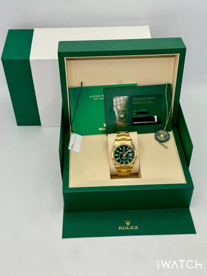 Rolex | Sky-Dweller | 336938 | Yellow gold | 42 mm | Yellow gold | Green | Automatic
