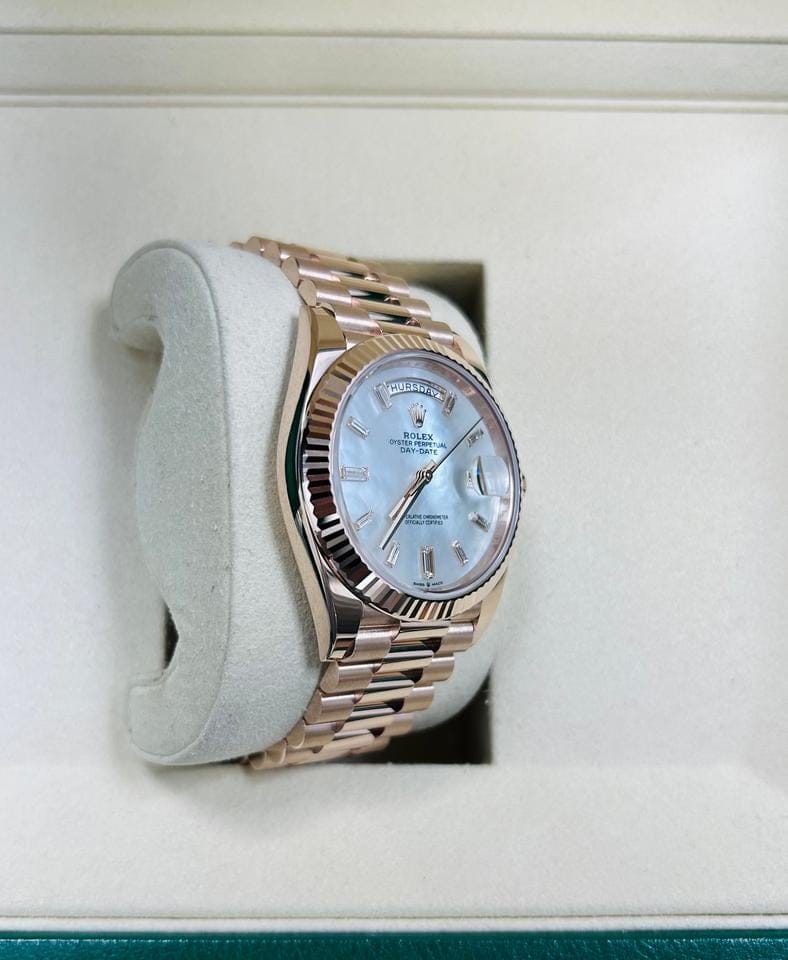 Rolex | Day-Date | 228235 | Rose gold | 40 mm | Rose gold | Mother of pearl | Automatic